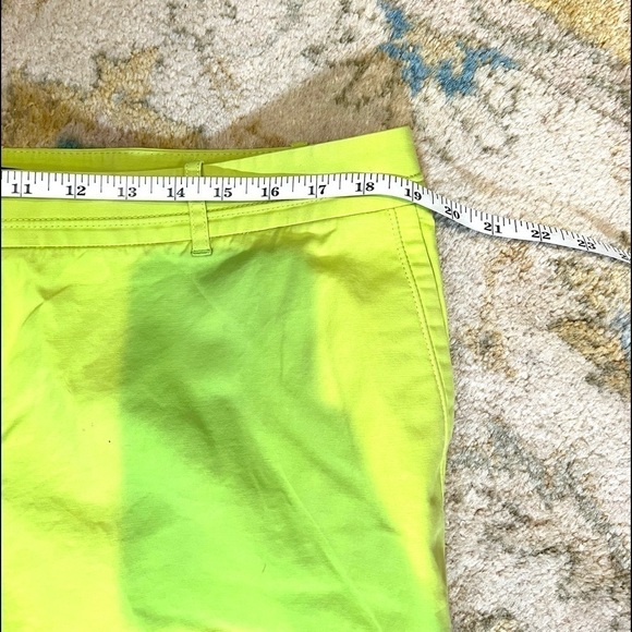 💚Layfayette 148, New York, Luxury Lime Shorts, Ex. Condition,The Gold Standard! - Picture 3 of 8